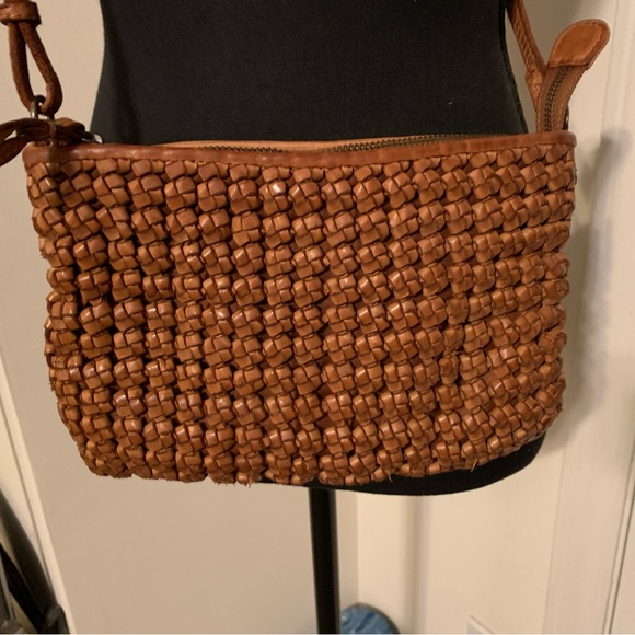 Woven leather adjustable straps small purse - Picture 2 of 12